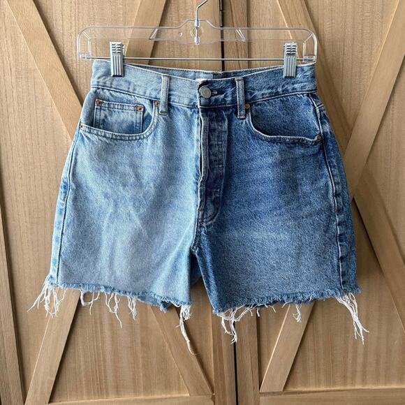 Pacsun 90s Girlfriend Two-tone Cutoff Frayed Hem Denim Shorts Size 26 - Picture 1 of 6